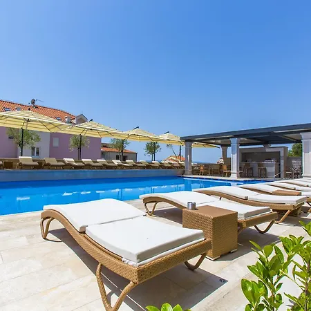 Luxury Aparthotel Makarska Exterior photo