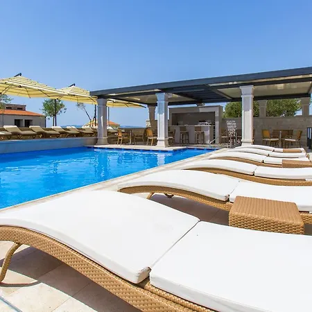 Luxury Aparthotel Makarska Exterior photo
