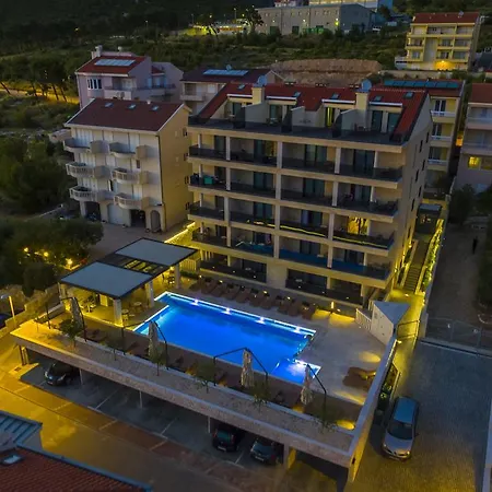 Luxury Aparthotel Makarska Exterior photo