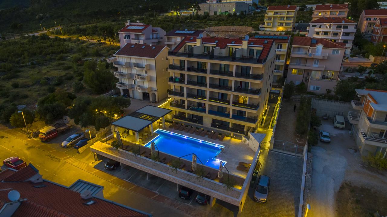 Apartment Luxury 4*